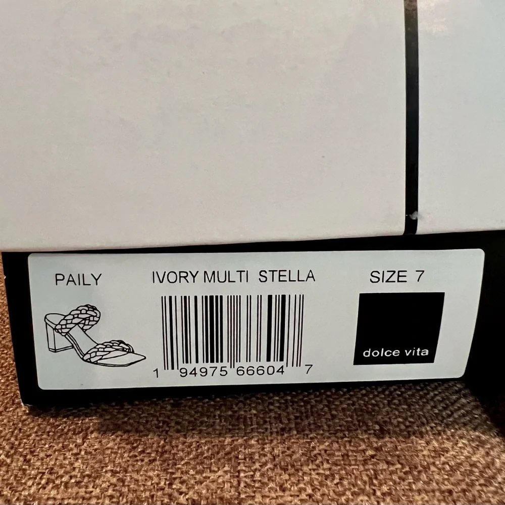 Dolce Vita Paily sandals - Picture 9 of 11